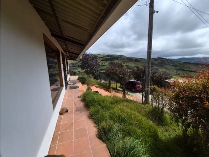 Casa de 4 alcobas en venta en Tras Del Alto, Tunja, 139 m² · foto 3 de 24