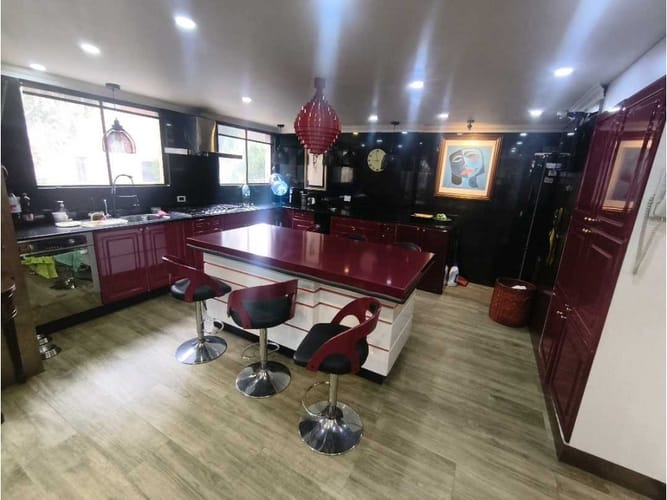 Apartamento de 4 alcobas en venta en Los Rosales, Bogotá, 284 m² · foto 6 de 24