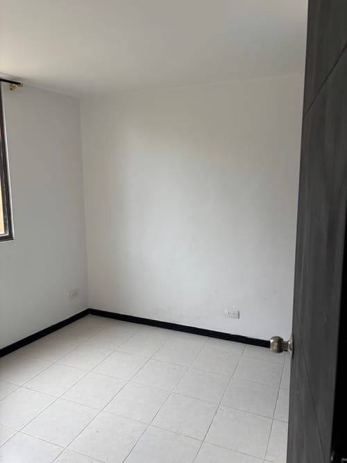 Casa de 4 alcobas en arriendo en Los Colegios, Rionegro, 120 m² · foto 2 de 8