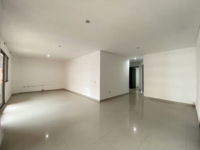 Apartamento de 3 alcobas en venta en San Vicente, Barranquilla, 136 m² · foto 2 de 24
