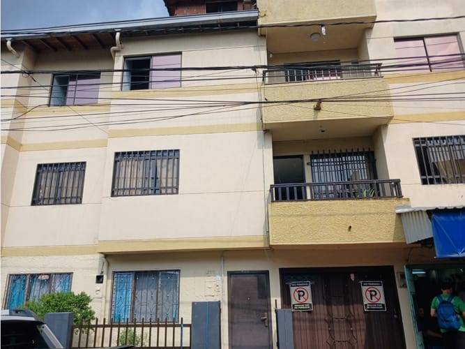 Casa de 7 alcobas en venta en Trinidad, Medellín, 146 m² · foto 2 de 24