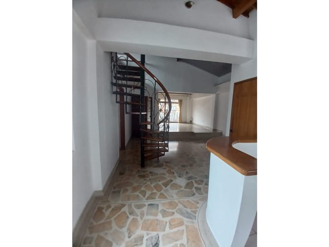 Casa de 4 alcobas en venta en La Candelaria, Medellín, 200 m² · foto 1 de 24