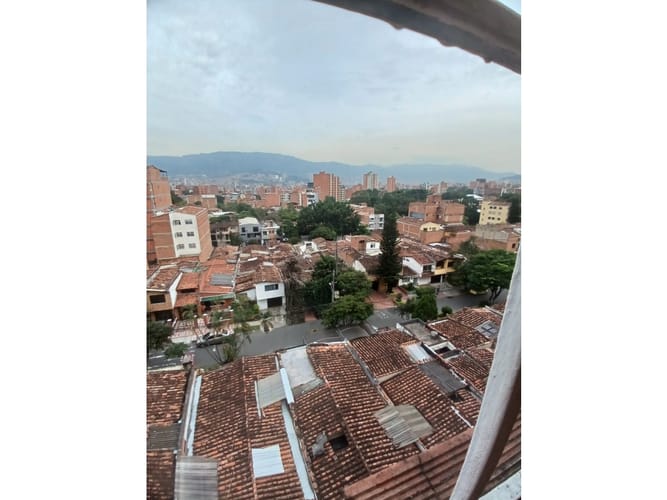 Casa de 4 alcobas en venta en La Candelaria, Medellín, 200 m² · foto 2 de 24