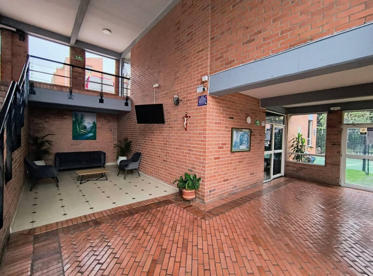 Casa en venta en Cerros De Suba, Bogotá · foto 2 de 24