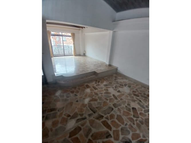 Casa de 4 alcobas en venta en La Candelaria, Medellín, 200 m² · foto 3 de 24