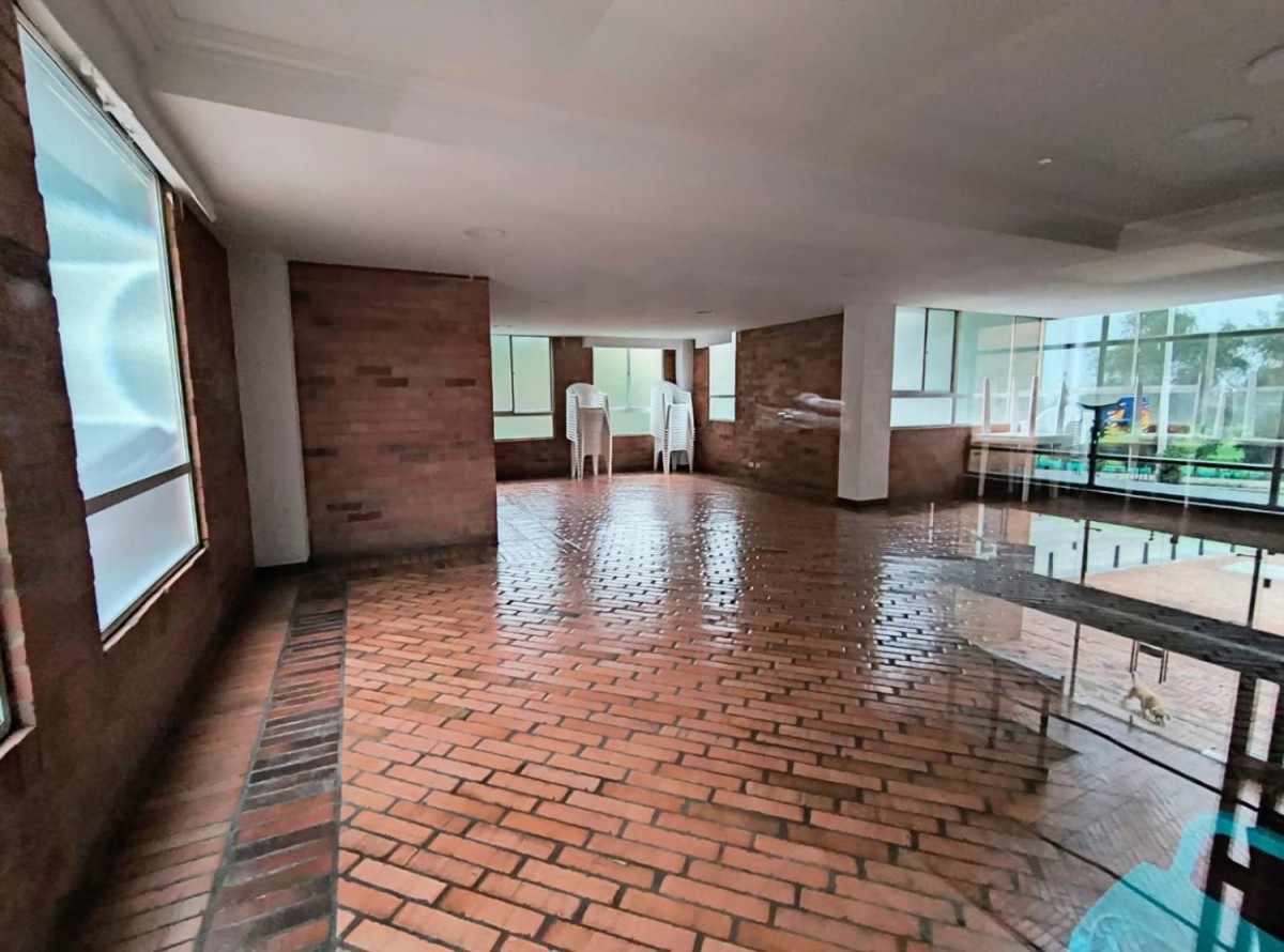 Casa en venta en Cerros De Suba, Bogotá · foto 3 de 24