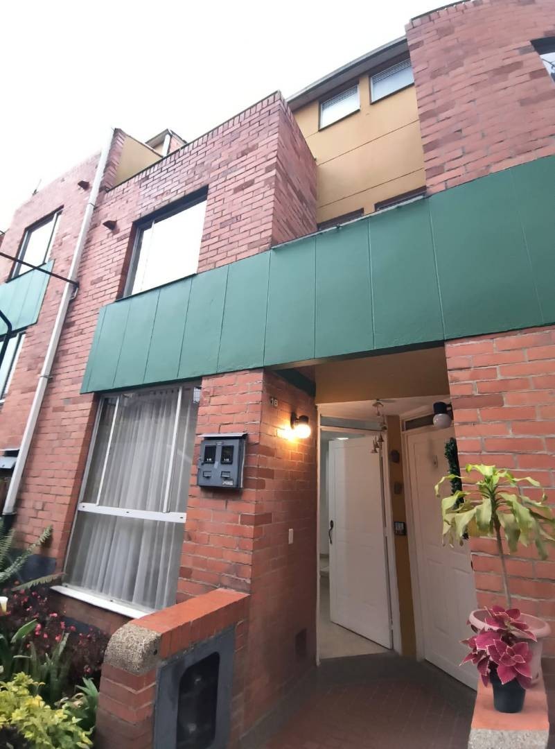 Casa en venta en Cerros De Suba, Bogotá · foto 9 de 24