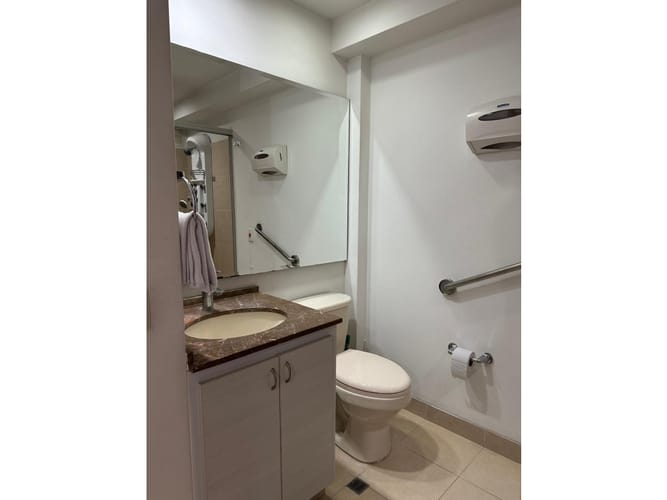 Apartaestudio en venta en La Aguacatala, Medellín, 40 m² · foto 10 de 12
