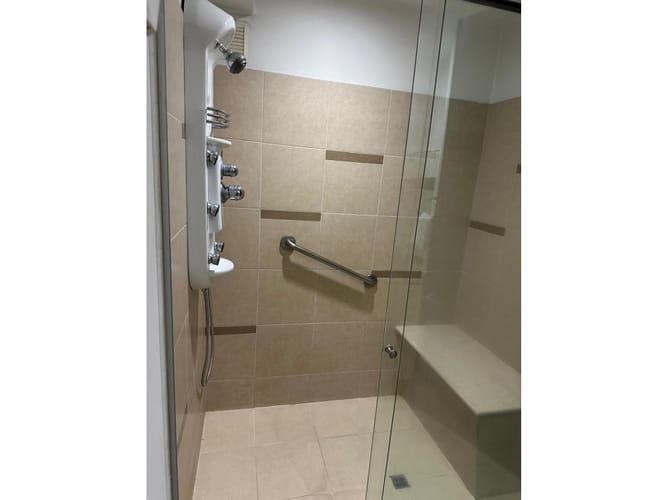 Apartaestudio en venta en La Aguacatala, Medellín, 40 m² · foto 11 de 12