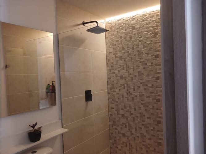 Apartamento de 3 alcobas en venta en Los Colores, Medellín, 75 m² · foto 9 de 24