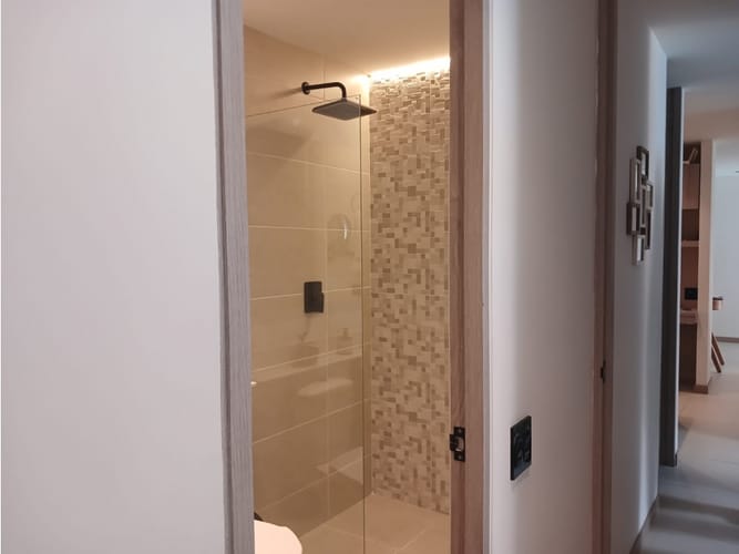 Apartamento de 3 alcobas en venta en Los Colores, Medellín, 75 m² · foto 13 de 24