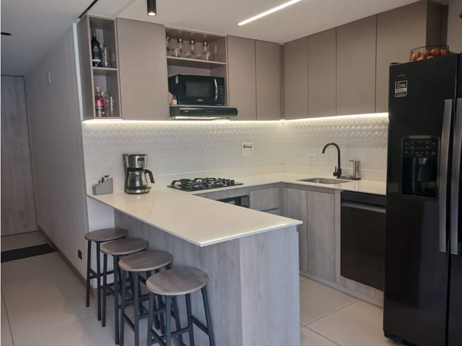Apartamento de 3 alcobas en venta en Los Colores, Medellín, 75 m² · foto 15 de 24