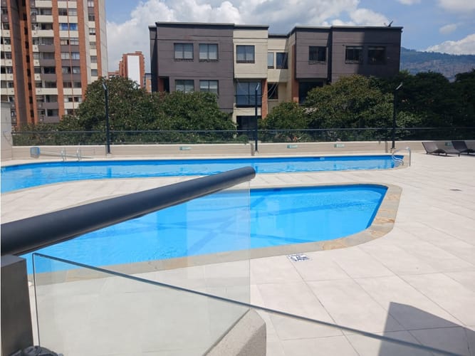 Apartamento de 3 alcobas en venta en Los Colores, Medellín, 75 m² · foto 21 de 24