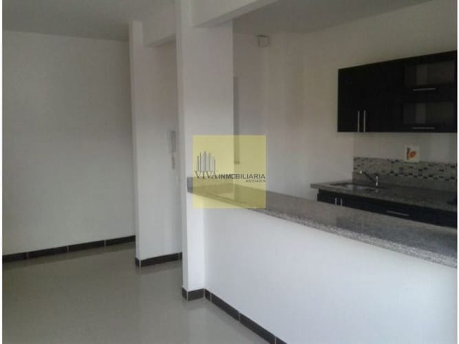 Apartamento de 3 alcobas en venta en Granada, Medellín, 80 m² · foto 2 de 8