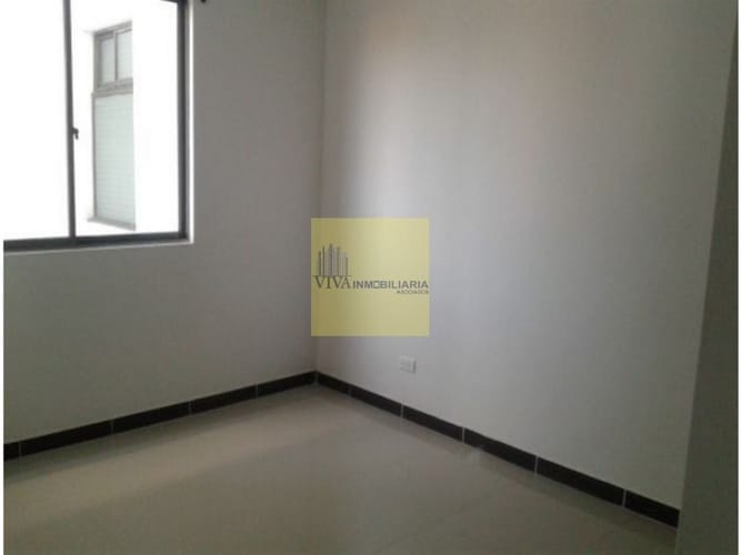 Apartamento de 3 alcobas en venta en Granada, Medellín, 80 m² · foto 3 de 8