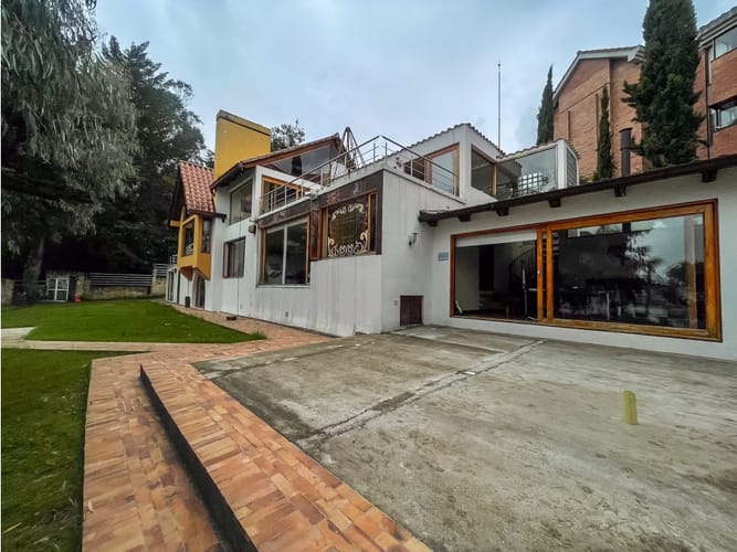 Casa de 4 alcobas en venta en Bosque De Pinos, Bogotá, 932 m² · foto 5 de 24