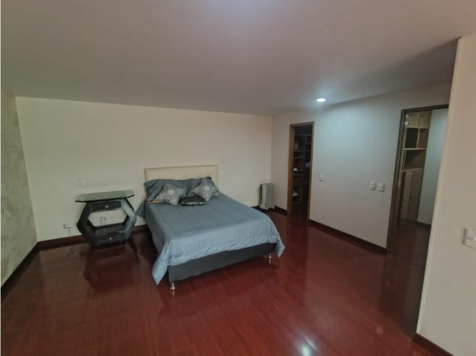 Apartamento en venta en Los Rosales, Bogotá · foto 2 de 24