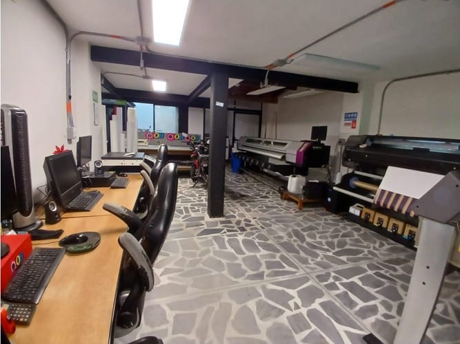 Casa de 3 alcobas en venta en Belén, Medellín, 300 m² · foto 2 de 24