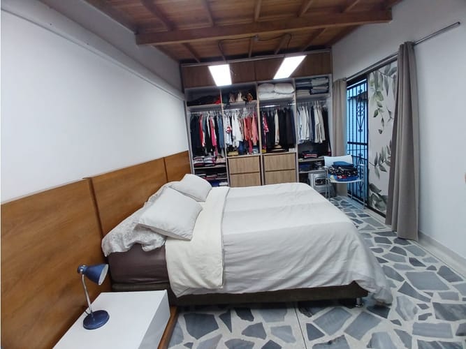Casa de 3 alcobas en venta en Belén, Medellín, 300 m² · foto 10 de 24