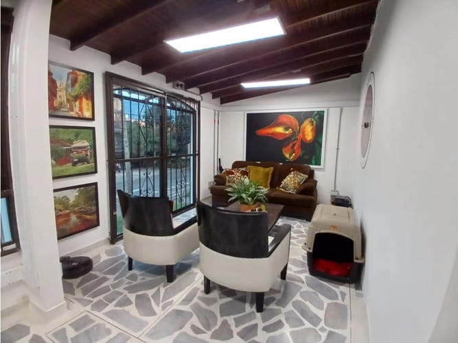 Casa de 3 alcobas en venta en Belén, Medellín, 300 m² · foto 12 de 24