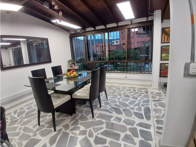 Casa de 3 alcobas en venta en Belén, Medellín, 300 m² · foto 16 de 24