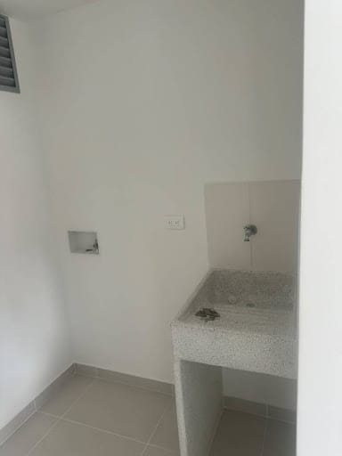 Apartamento de 3 alcobas en arriendo en Aves Maria, Sabaneta, 100 m² · foto 10 de 13
