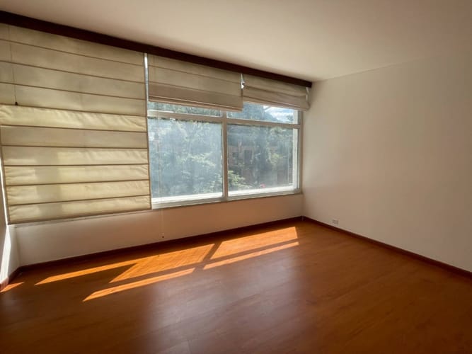 Apartamento en venta en Los Rosales, Bogotá · foto 6 de 22