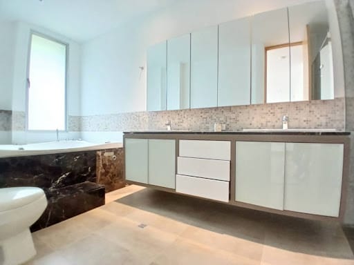 Casa de 3 alcobas en arriendo en Urbanización Las Cumbres, Envigado, 455 m² · foto 19 de 24