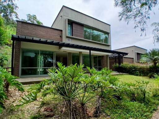 Casa de 3 alcobas en arriendo en Urbanización Las Cumbres, Envigado, 455 m² · foto 24 de 24