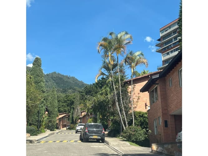 Apartaestudio en venta en San Lucas, Envigado, 198 m² · foto 2 de 15