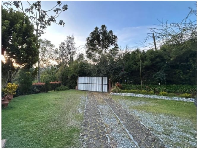 Finca en venta en Guarne, 4900 m² · foto 4 de 14