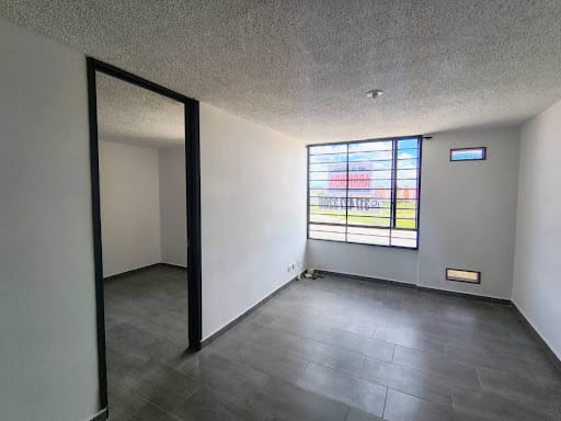 Apartamento de 3 alcobas en arriendo en Cr. El Tesoro Et. Ii, Soacha, 50 m² · foto 2 de 13
