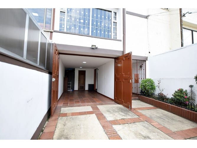 Casa de 3 alcobas en venta en Estrella Del Norte, Bogotá, 350 m² · foto 4 de 24