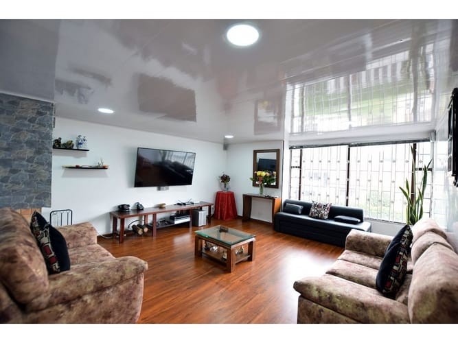 Casa de 3 alcobas en venta en Estrella Del Norte, Bogotá, 350 m² · foto 13 de 24