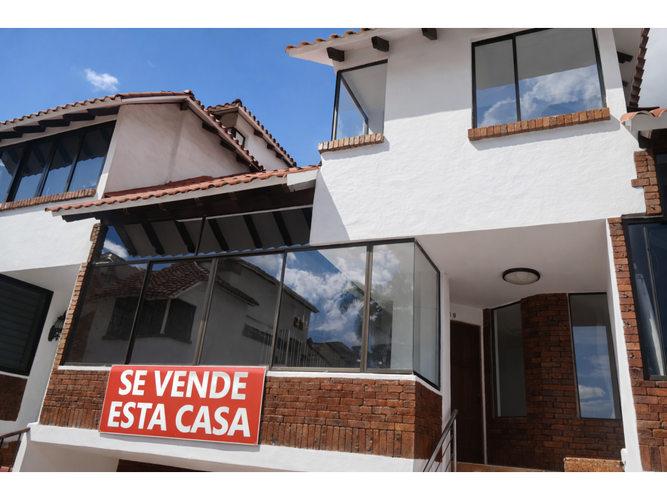 Casa de 4 alcobas en venta en Nueva Tequendama, Cali, 247 m² · foto 2 de 19