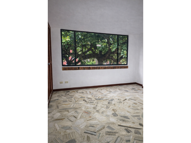 Casa de 4 alcobas en venta en Nueva Tequendama, Cali, 247 m² · foto 6 de 19