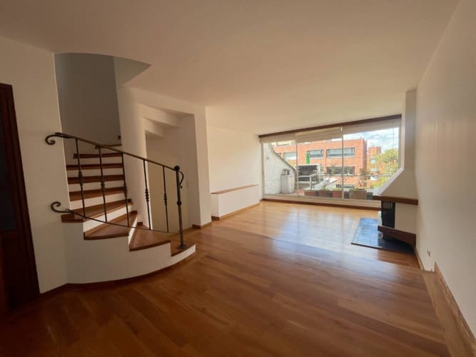 Apartamento de 3 alcobas en venta en Los Rosales, Bogotá, 170 m² · foto 3 de 22