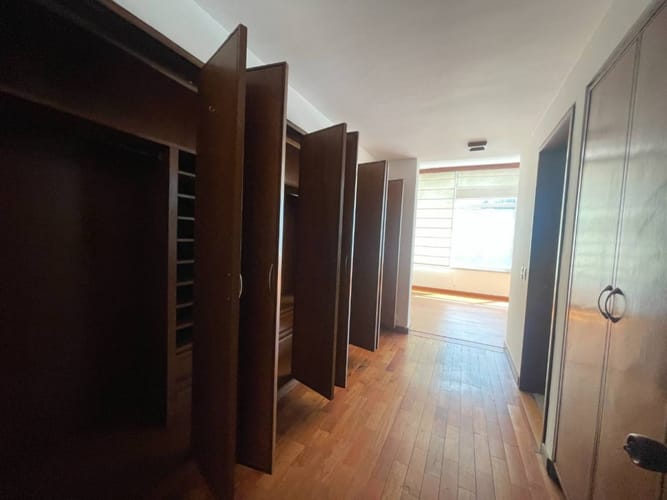 Apartamento de 3 alcobas en venta en Los Rosales, Bogotá, 170 m² · foto 14 de 22