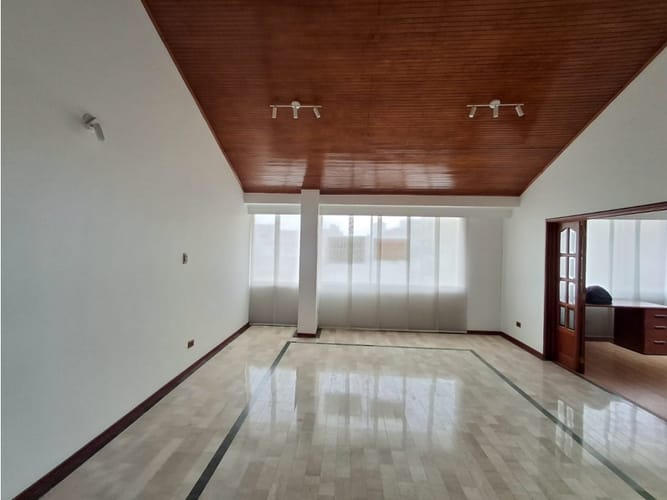 Apartamento de 5 alcobas en venta en Tunja, Tunja, 161 m² · foto 2 de 24