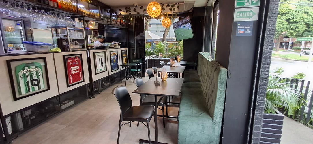 Local en venta en Bolivariana, Medellín, 47 m² · foto 9 de 18