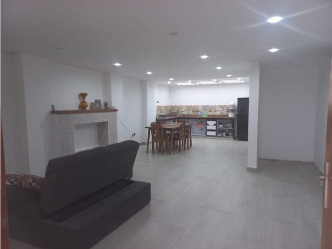 Casa de 5 alcobas en venta en Cd. Comfaboy, Tunja, 290 m² · foto 3 de 24