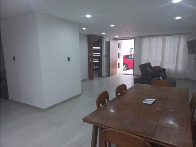 Casa de 5 alcobas en venta en Cd. Comfaboy, Tunja, 290 m² · foto 5 de 24