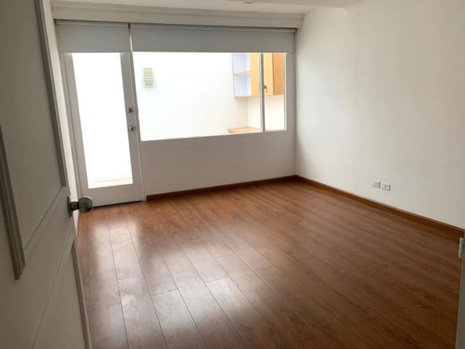 Apartamento de 3 alcobas en venta en Santa Barbara Central, Bogotá, 145 m² · foto 3 de 17