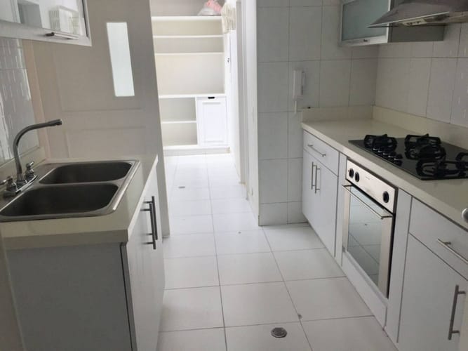 Apartamento de 3 alcobas en venta en Santa Barbara Central, Bogotá, 145 m² · foto 5 de 17