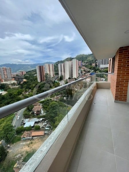 Apartamento de 3 alcobas en arriendo en Las Lomitas, Sabaneta, 87 m² · foto 7 de 18