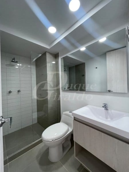 Apartamento de 3 alcobas en arriendo en Las Lomitas, Sabaneta, 87 m² · foto 10 de 18