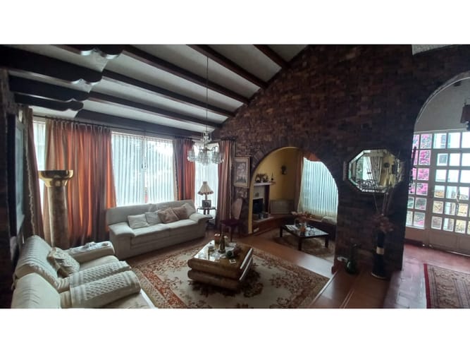 Casa de 5 alcobas en venta en Tunja, Tunja, 490 m² · foto 3 de 24