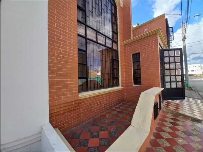 Casa de 6 alcobas en venta en Ub. Balcones De Terranova, Tunja, 194 m² · foto 4 de 24