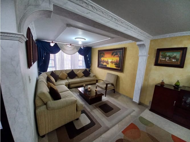 Casa de 6 alcobas en venta en Ub. Balcones De Terranova, Tunja, 194 m² · foto 8 de 24