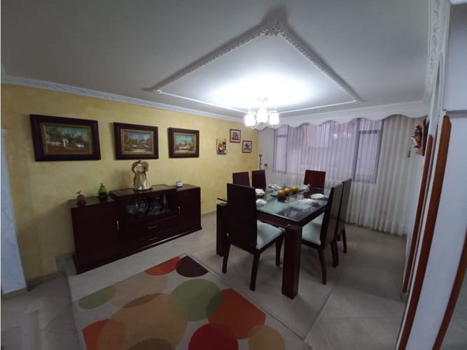Casa de 6 alcobas en venta en Ub. Balcones De Terranova, Tunja, 194 m² · foto 11 de 24